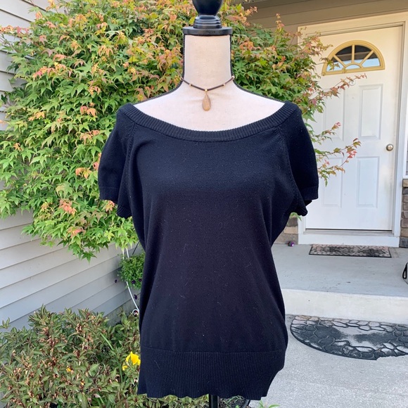 MAKE OFFER!🥀Maurices sweater top🥀 - Picture 3 of 5